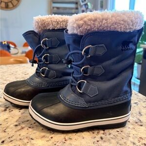 Sorel Navy and Black Snow Boots